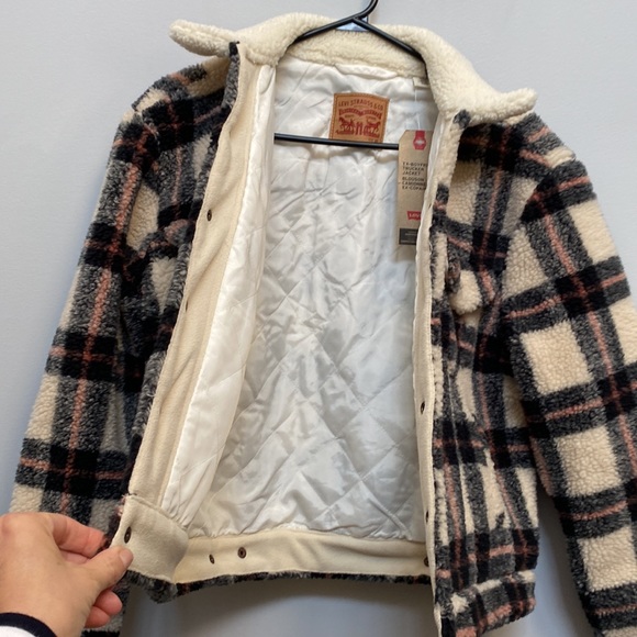 Levi’s Sherpa Ex Boyfriend Trucker Jacket Size XS - Picture 8 of 14